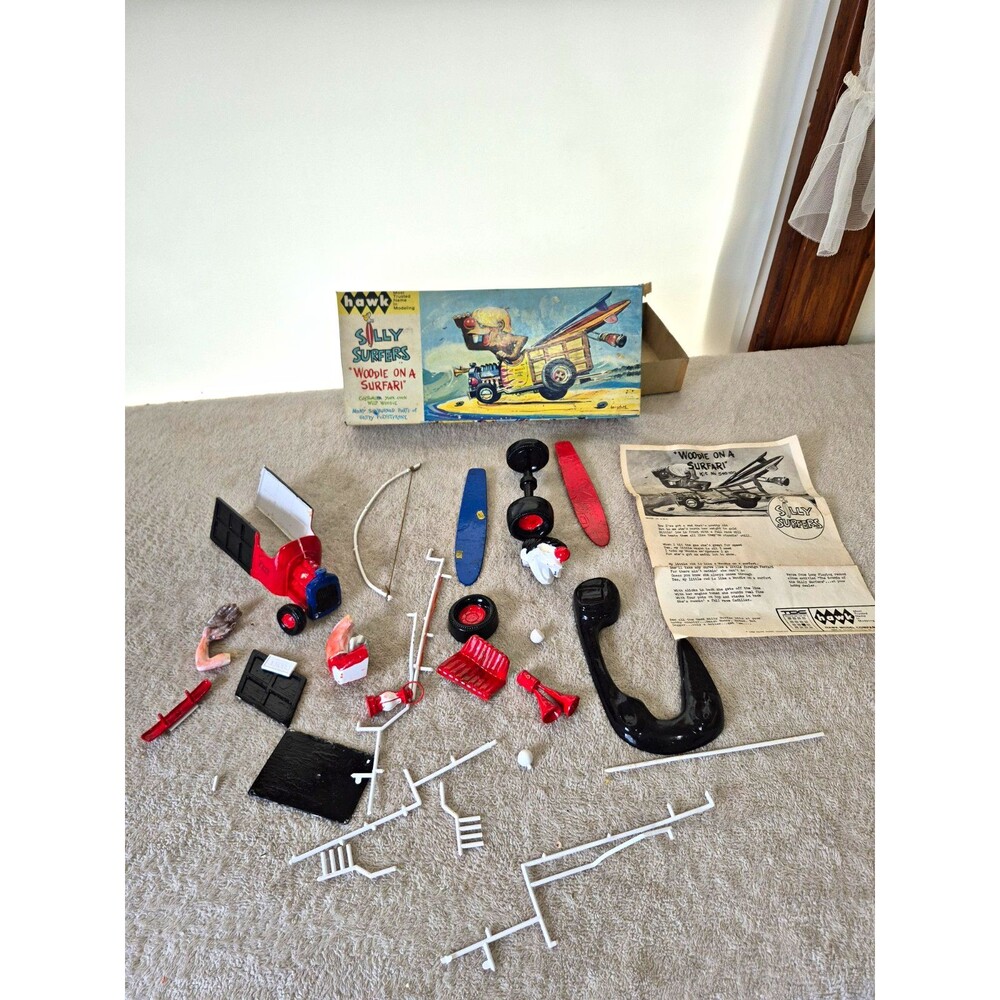 Vintage Hawk Silly Surfers “Woodie on a Surfari” Model Kit Started + Box